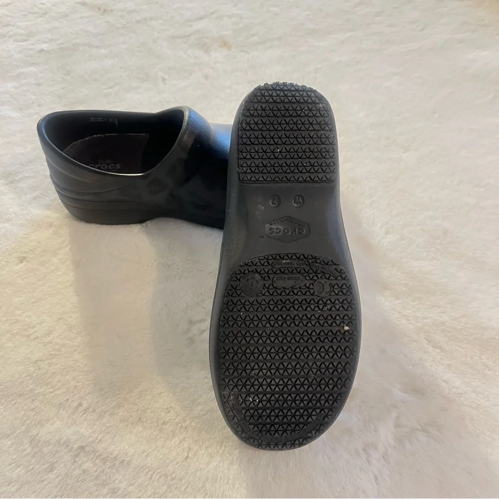 CROCS women Black‎ Leopard Slippers